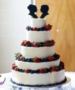 Ягодный свадебный торт