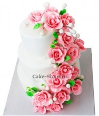 Свадебный торт с розами из мастики