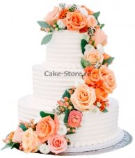 Кремовый белый свадебный торт с розами