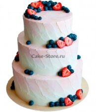Нежно-розовый свадебный торт с ягодами и фруктами