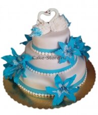 Свадебный торт с лебедями для синей свадьбы