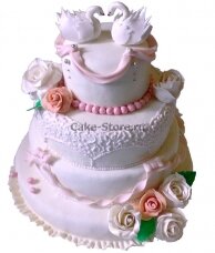 Свадебный торт с лебедями и розами