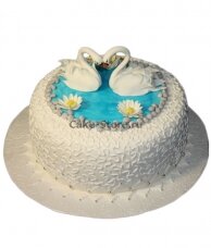 Свадебный торт с лебедями из крема