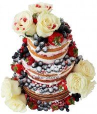 Свадебный торт с живыми цветами и ягодами