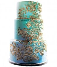 Свадебный торт в бирюзовом цвете с кружевом